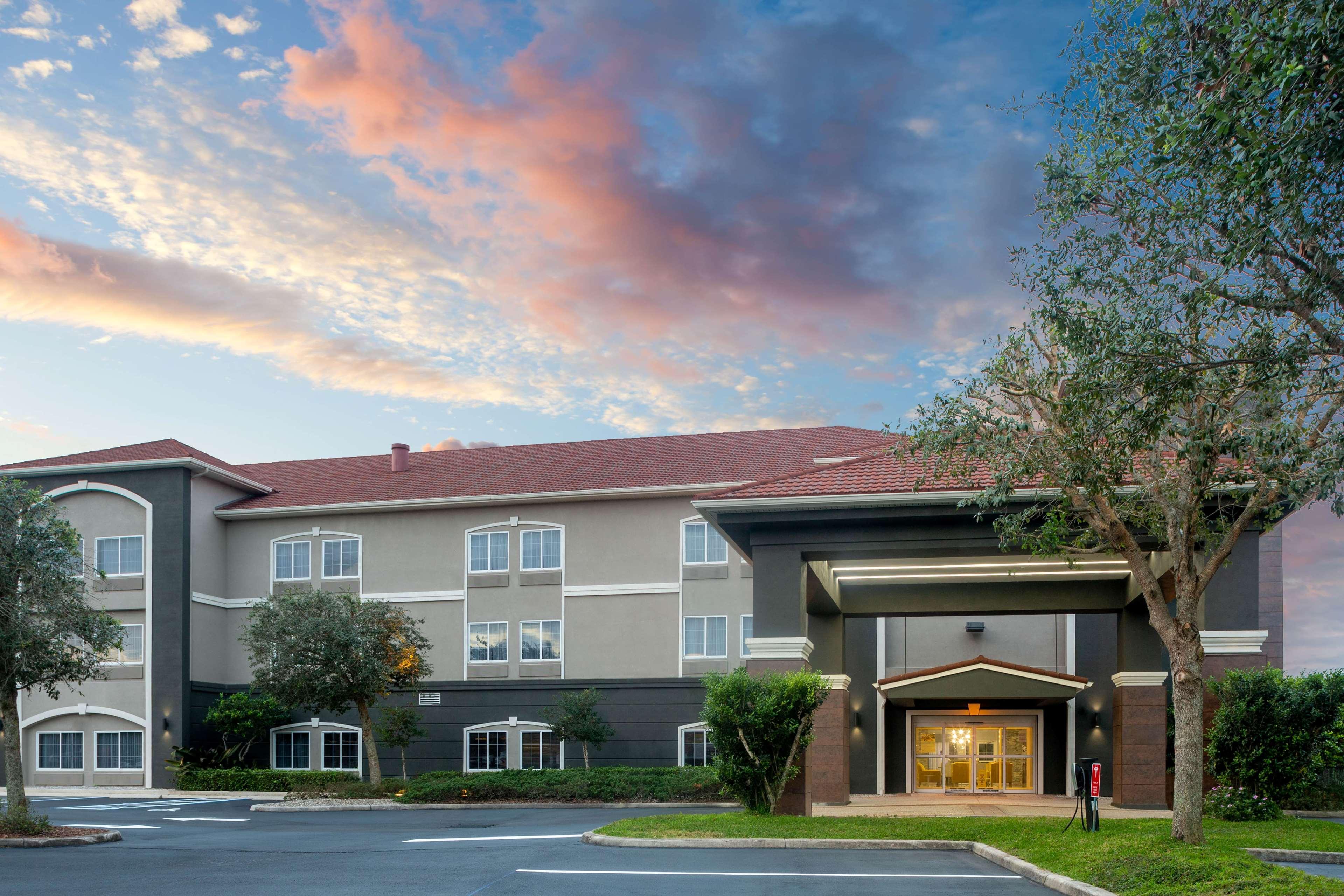 La Quinta By Wyndham Hotel
